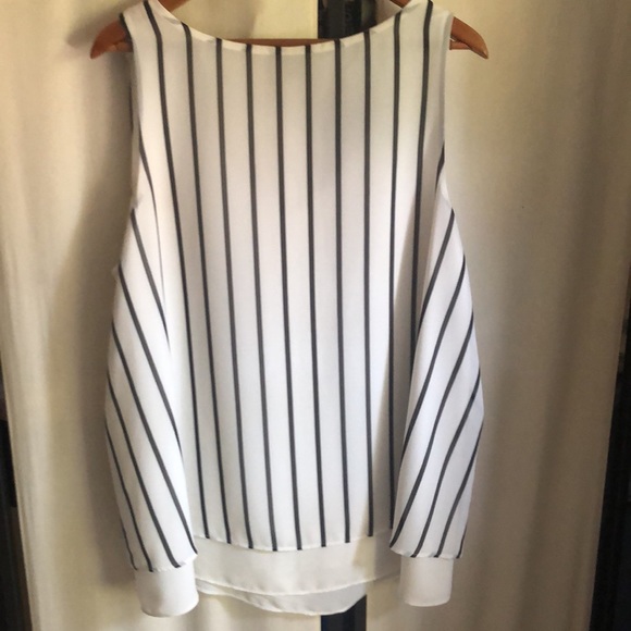 Torrid sleeveless top - Picture 3 of 5